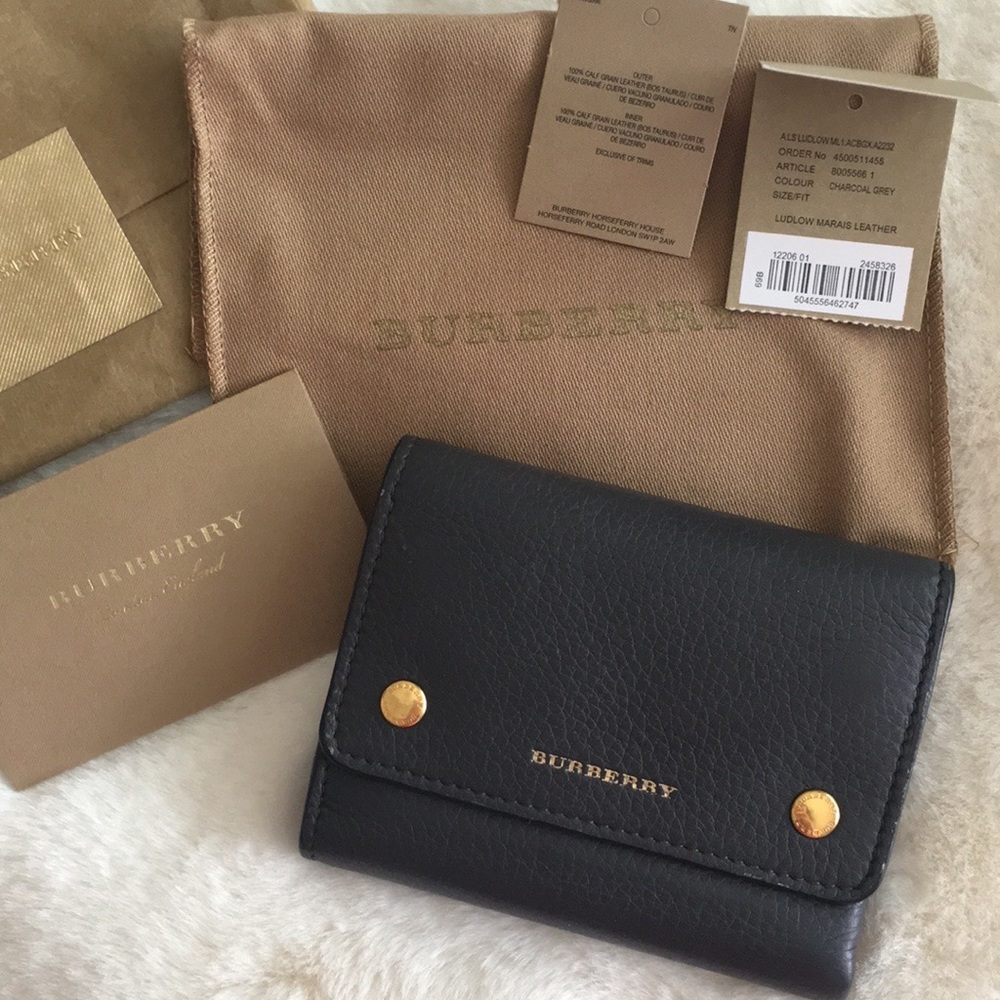 Burberry Ludlow Leather Wallet with Tags